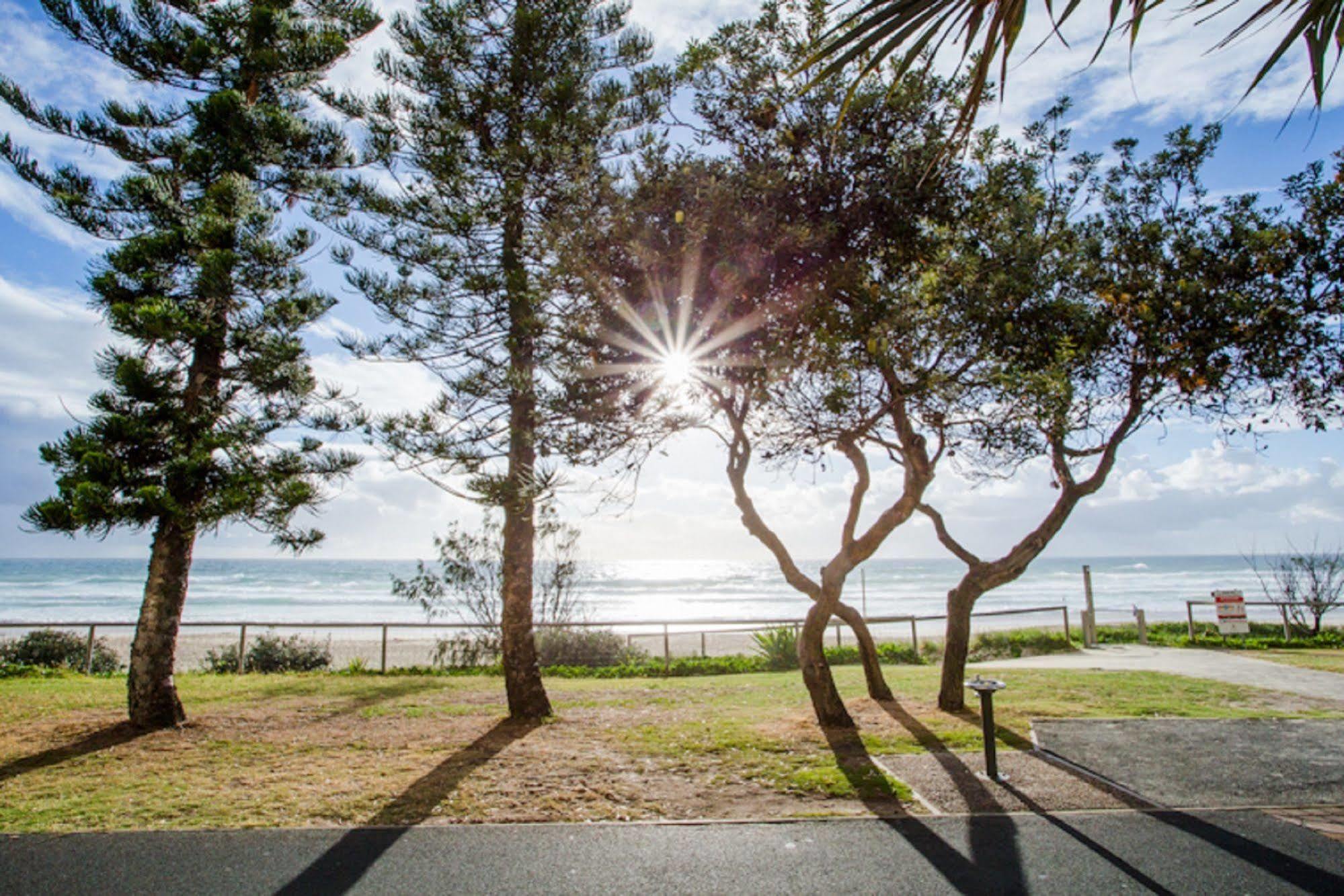 The Shore Apartments - Beachfront Gold Coast Exterior photo